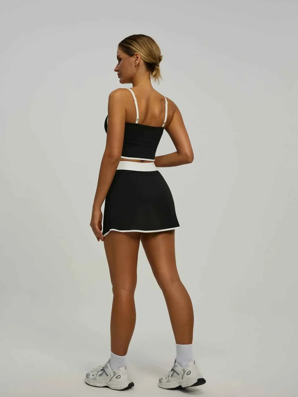 Women's Sports Set: Padded Crop Top & Pocket Skort