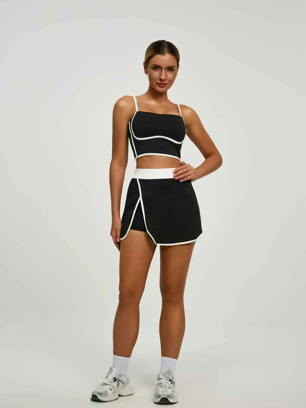 Women's Sports Set: Padded Crop Top & Pocket Skort
