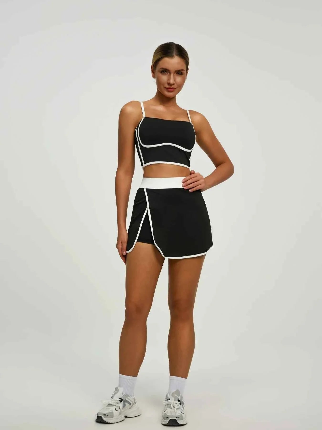 Women's Sports Set: Padded Crop Top & Pocket Skort